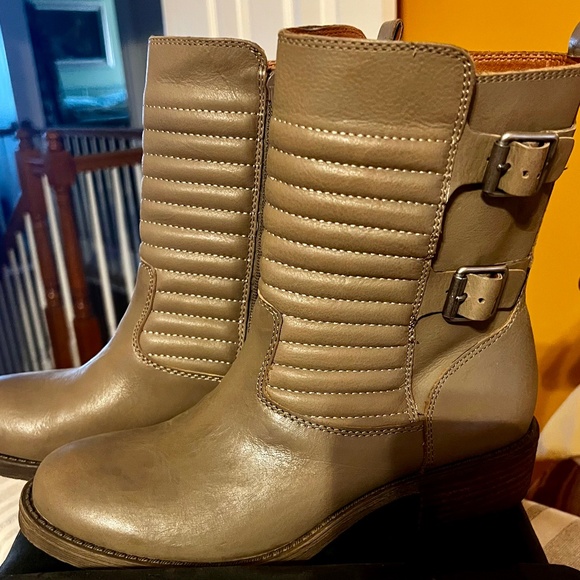 Ladies boots - Picture 3 of 7